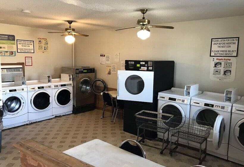 C&h Motel El Dorado Springs