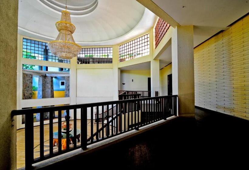 Grand Udawalawe Safari Resort