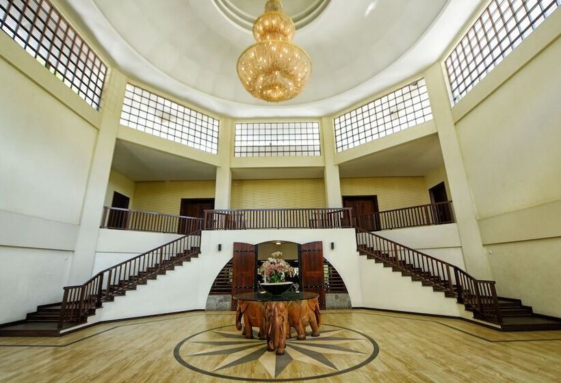 Grand Udawalawe Safari Resort