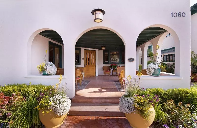 Отель 1906 Lodge