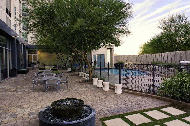 ホテル Aloft Tempe