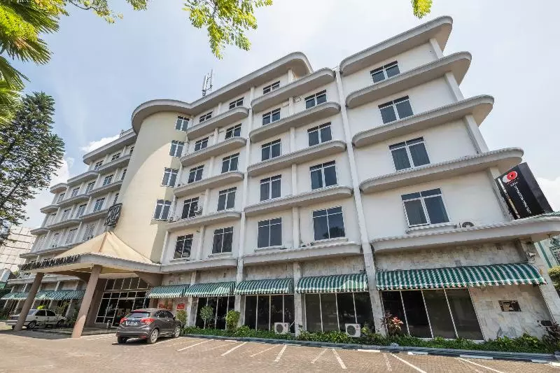 هتل Capital O 2239 Endah Parahyangan