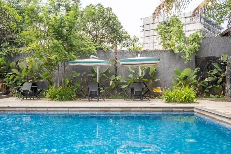 هتل Capital O 2239 Endah Parahyangan