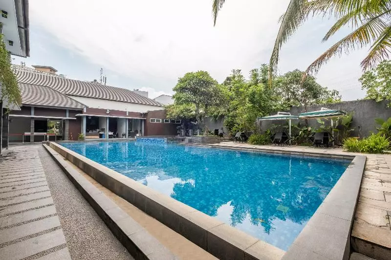 هتل Capital O 2239 Endah Parahyangan