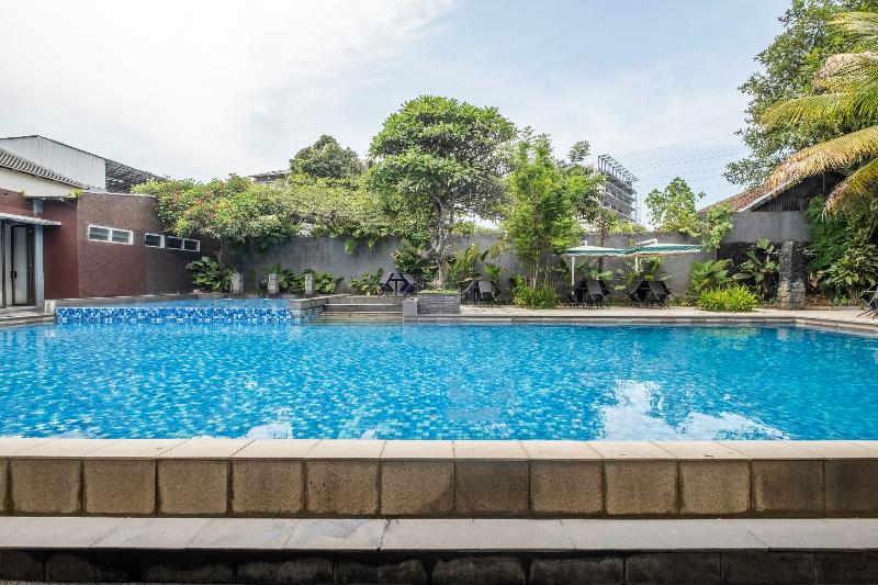 בית מלון כפרי Capital O 2239 Endah Parahyangan