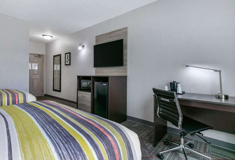 هتل Clarion Pointe Columbusbradley Park