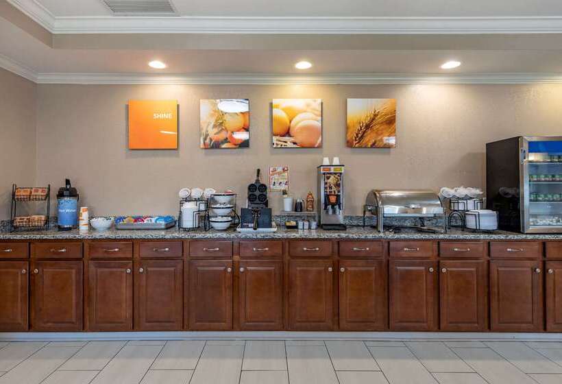 Отель Comfort Inn Hebronlowell Area