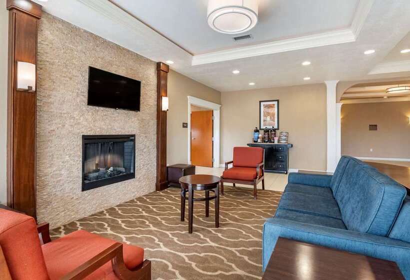 Отель Comfort Inn Hebronlowell Area