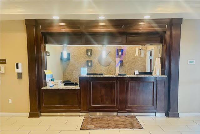 Отель Comfort Inn Hebronlowell Area