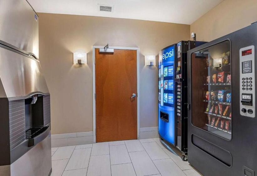 Отель Comfort Inn Hebronlowell Area