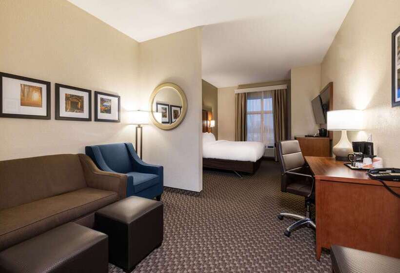 Отель Comfort Suites Troyi75