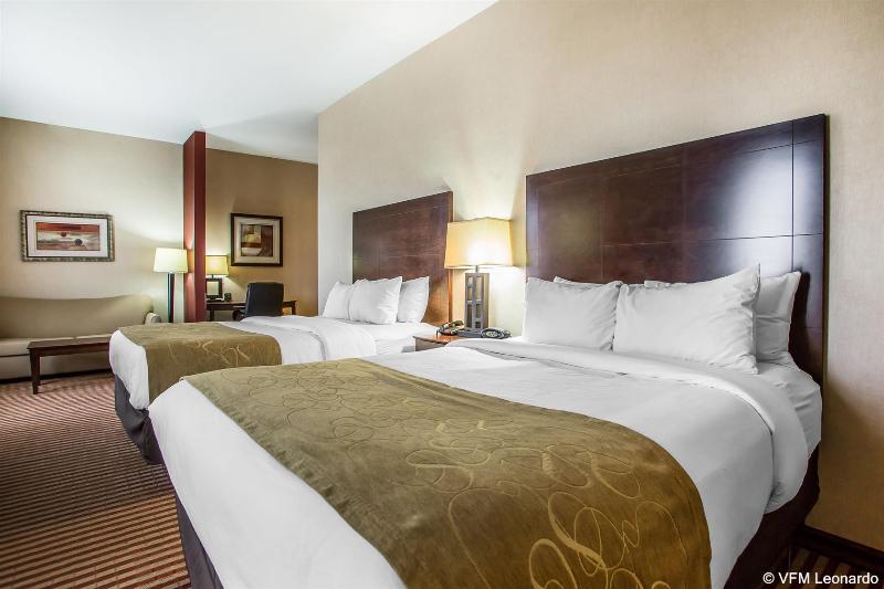 Отель Comfort Suites Troyi75