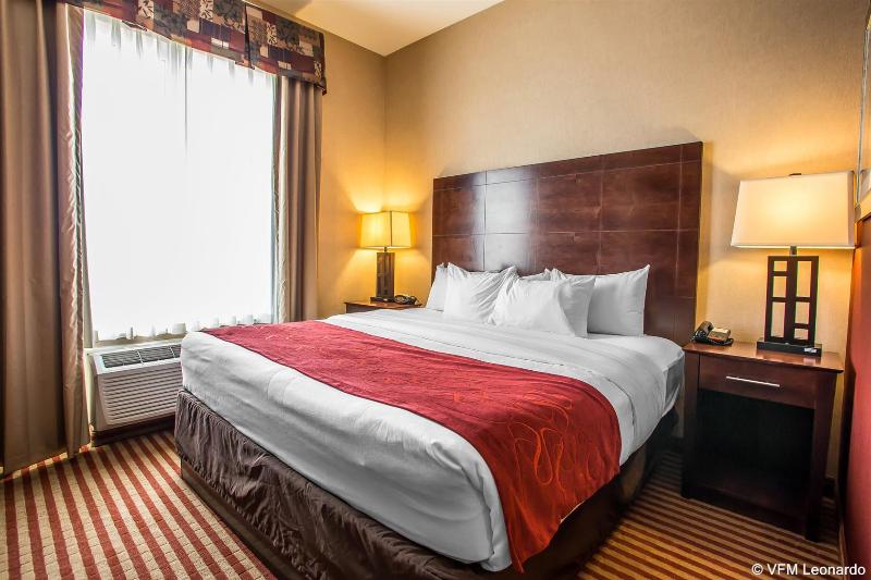 Отель Comfort Suites Troyi75