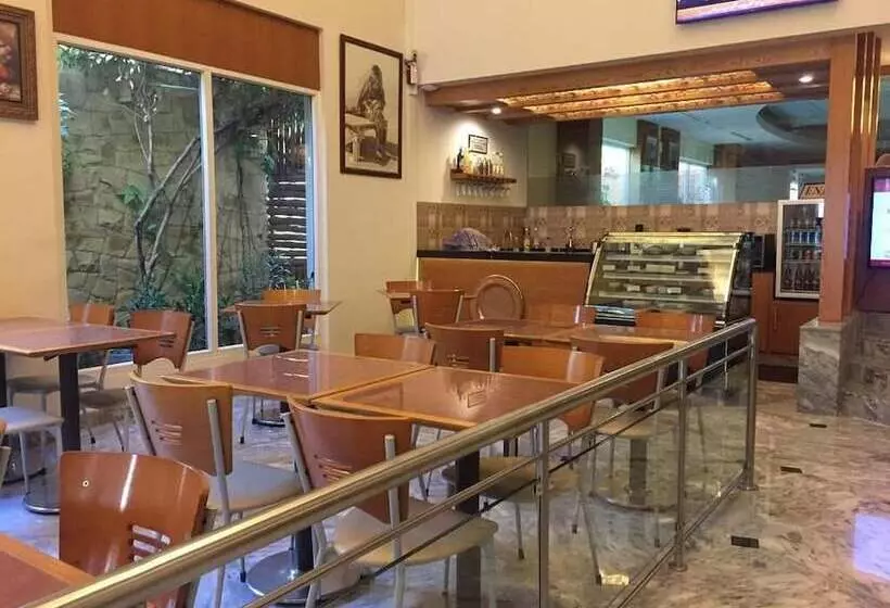 Embassy Inn Hotel Karachi