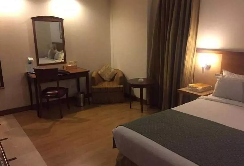 Embassy Inn Hotel Karachi