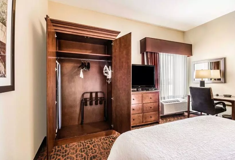 ホテル Hampton Inn Derby Wichita Southeast