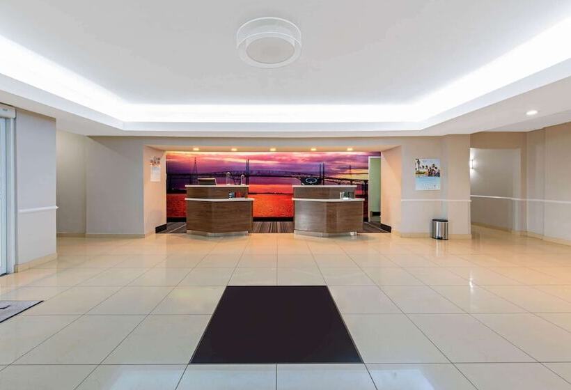 ホテル La Quinta By Wyndham Bridge City Orange