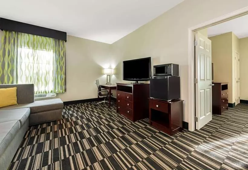 酒店 La Quinta By Wyndham Bridge City Orange