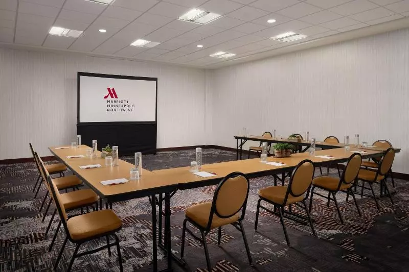 酒店 Minneapolis Marriott Northwest