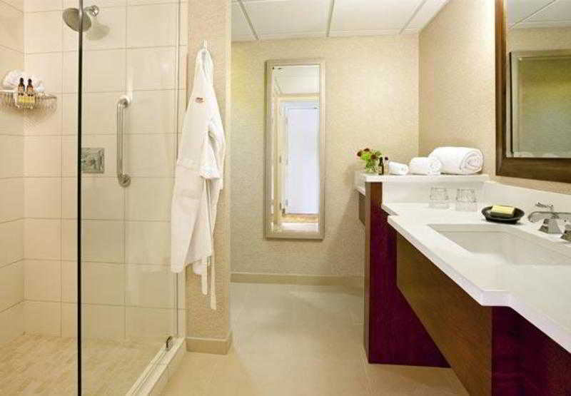 ホテル Minneapolis Marriott Northwest