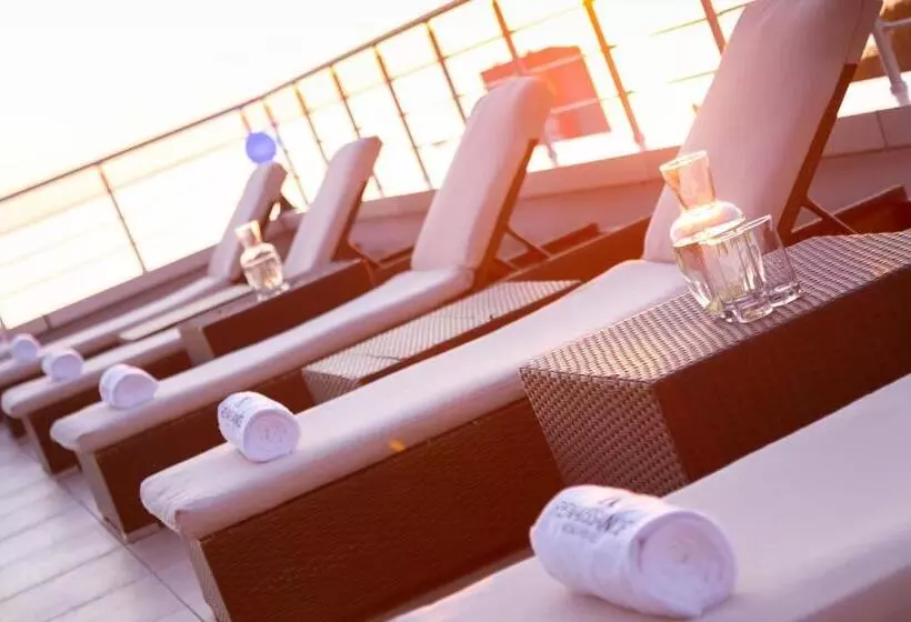 هتل Renaissance By Sulo