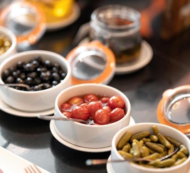 هتل Renaissance By Sulo