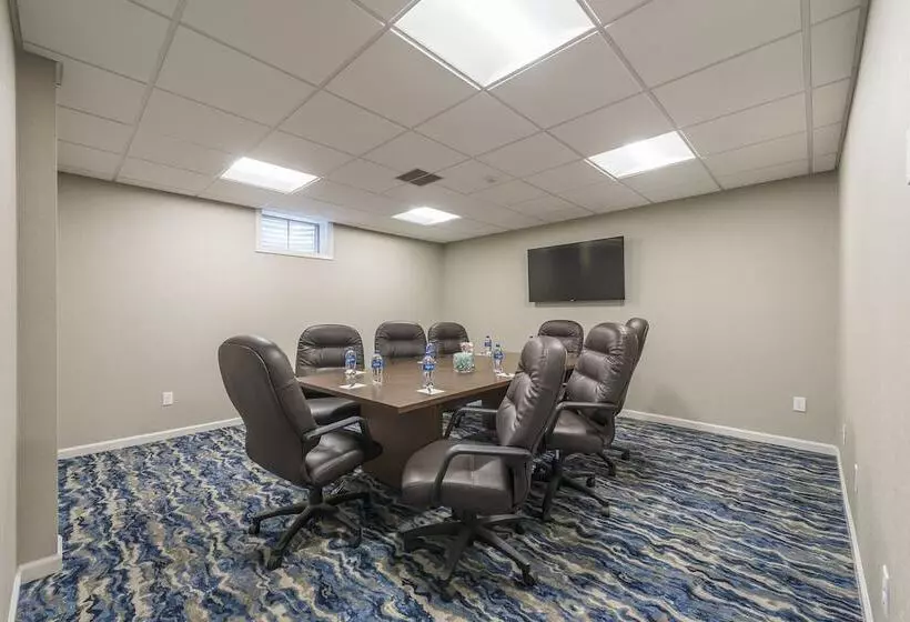 فندق Rockport Inn And Suites