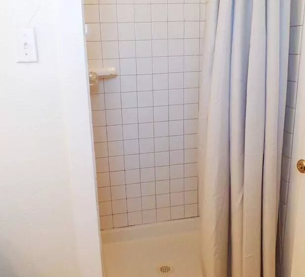 هتل Shoreline Cottages