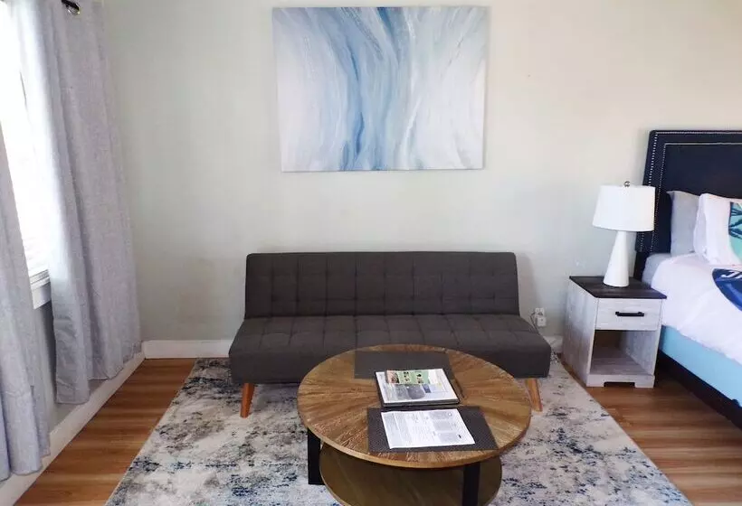 هتل Shoreline Cottages