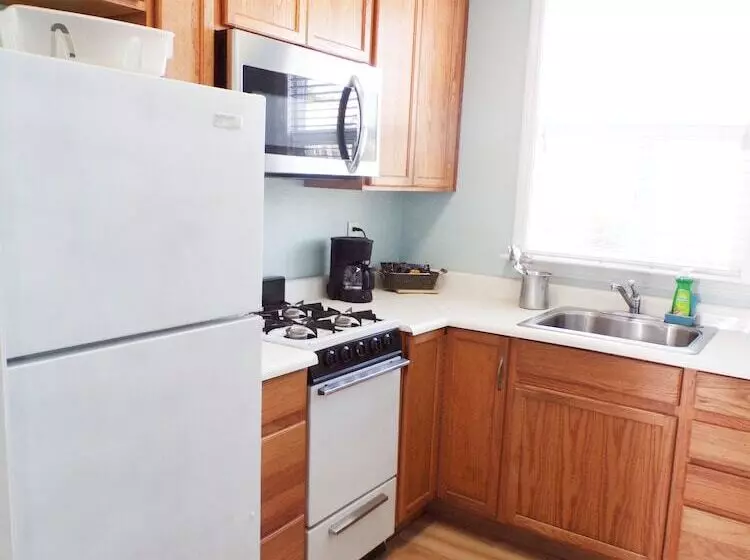 هتل Shoreline Cottages