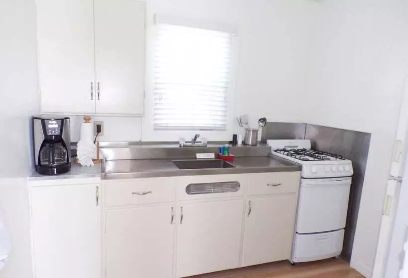 هتل Shoreline Cottages