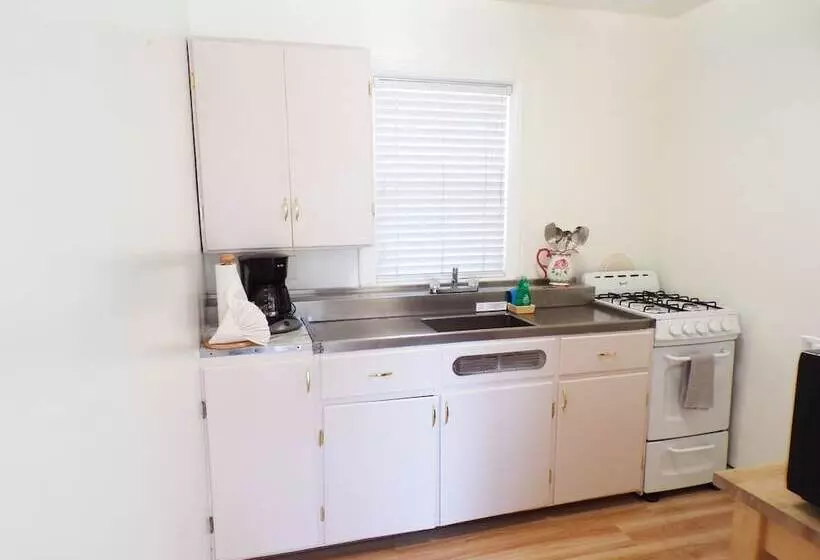 هتل Shoreline Cottages