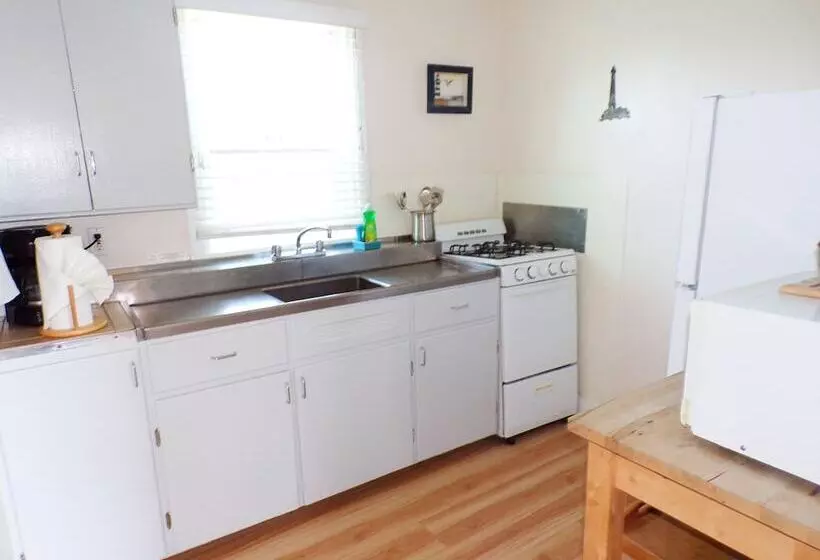 هتل Shoreline Cottages