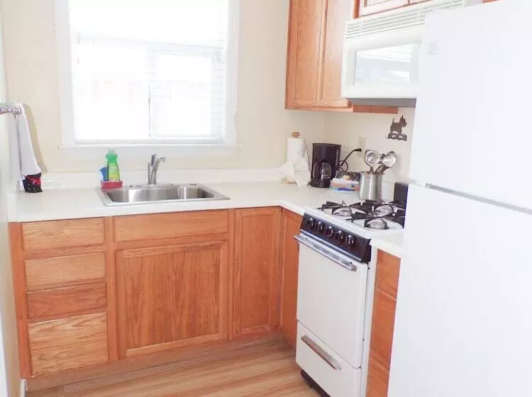 هتل Shoreline Cottages