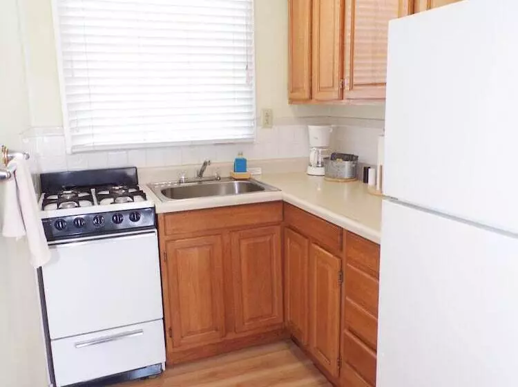 هتل Shoreline Cottages