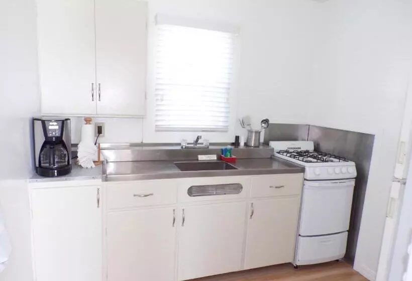 هتل Shoreline Cottages