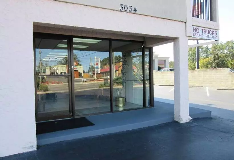 هتل Sunset Inn   Augusta