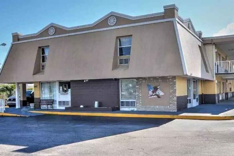 Отель Sunset Inn