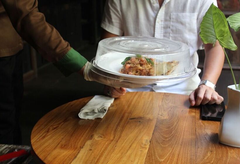 Swiss Belhotel Rainforest