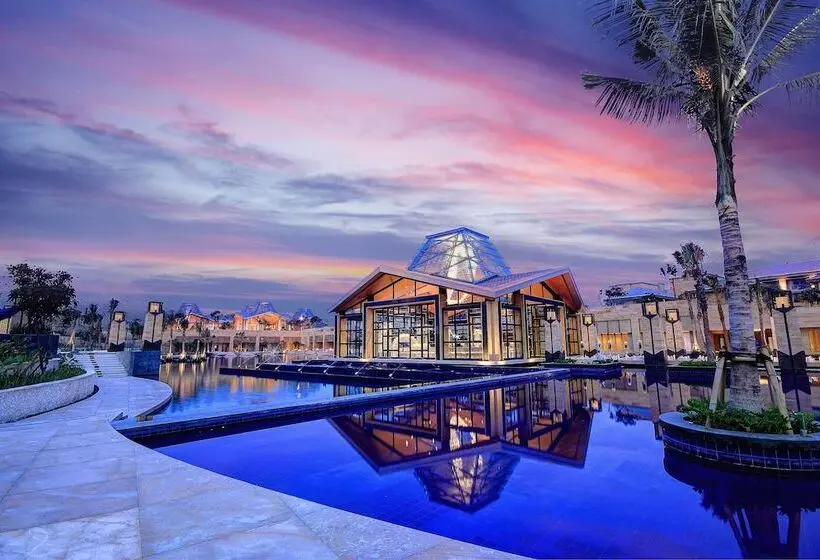 Mulia Villas 