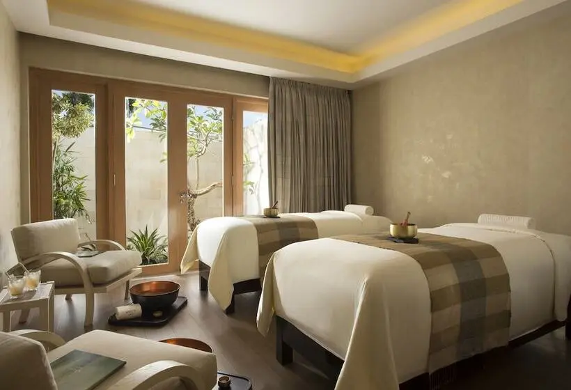 Mulia Villas 