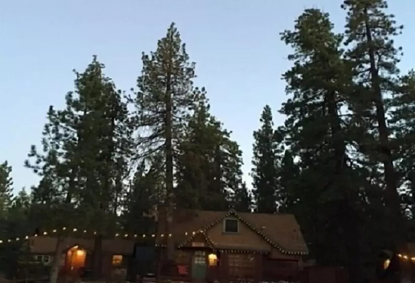 אתר נופש Golden Bear Cottages