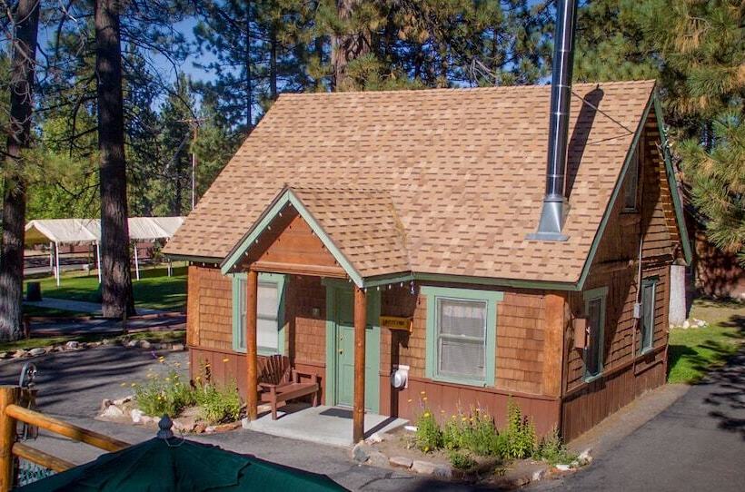 منتجع Golden Bear Cottages