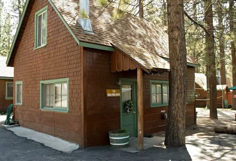 אתר נופש Golden Bear Cottages