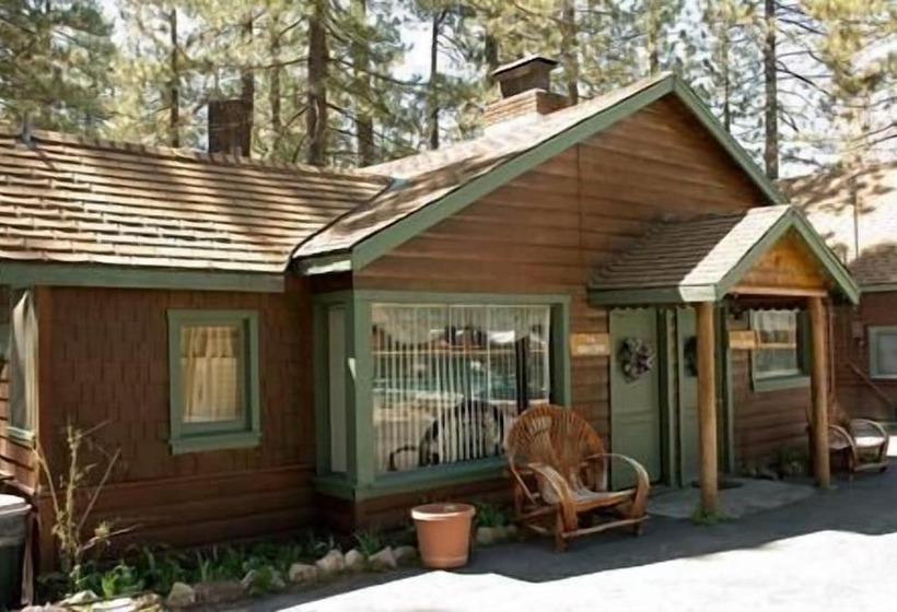 منتجع Golden Bear Cottages