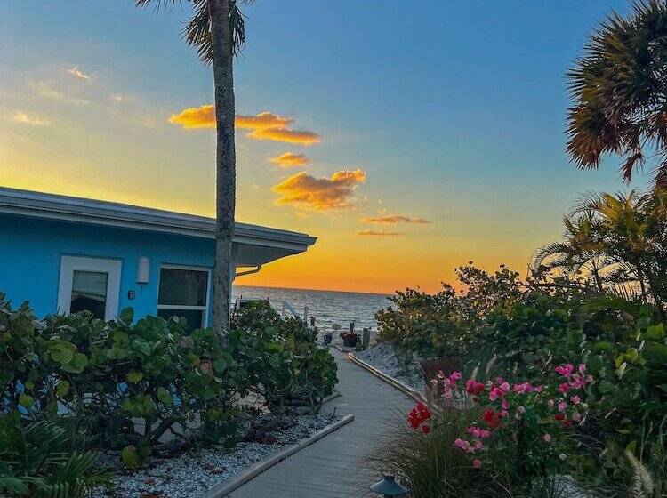 渡假胜地  The Pearl Beach Inn