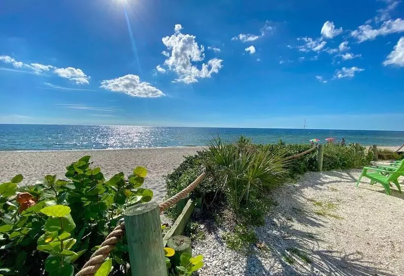 리조트 The Pearl Beach Inn