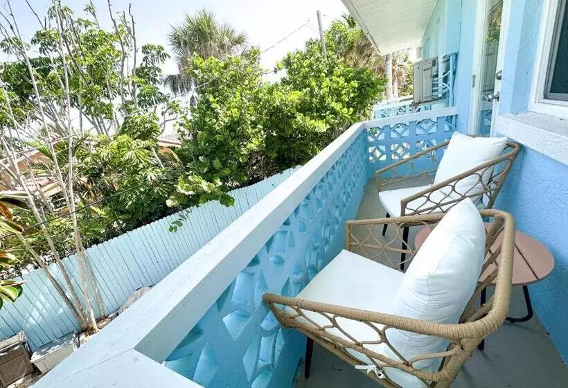 리조트 The Pearl Beach Inn