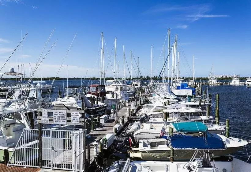 Royal Inn Beach Hutchinson Island