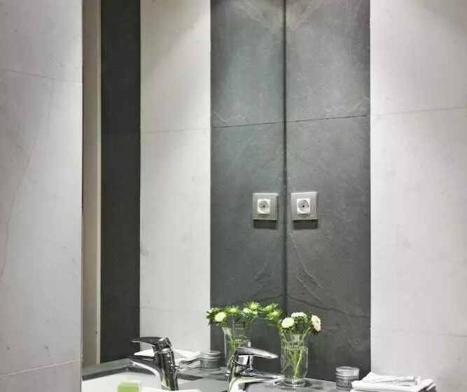 Ainb Sagrada Familia Apartments